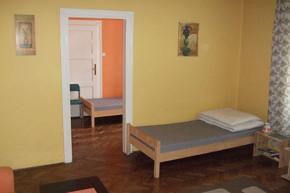Old Walls Hostel Krakow Luaran gambar