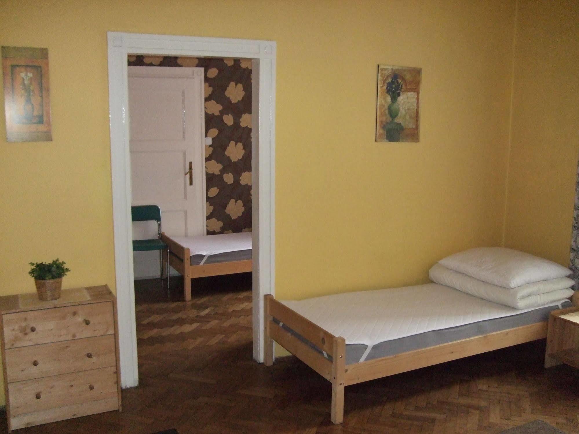 Old Walls Hostel Krakow Luaran gambar