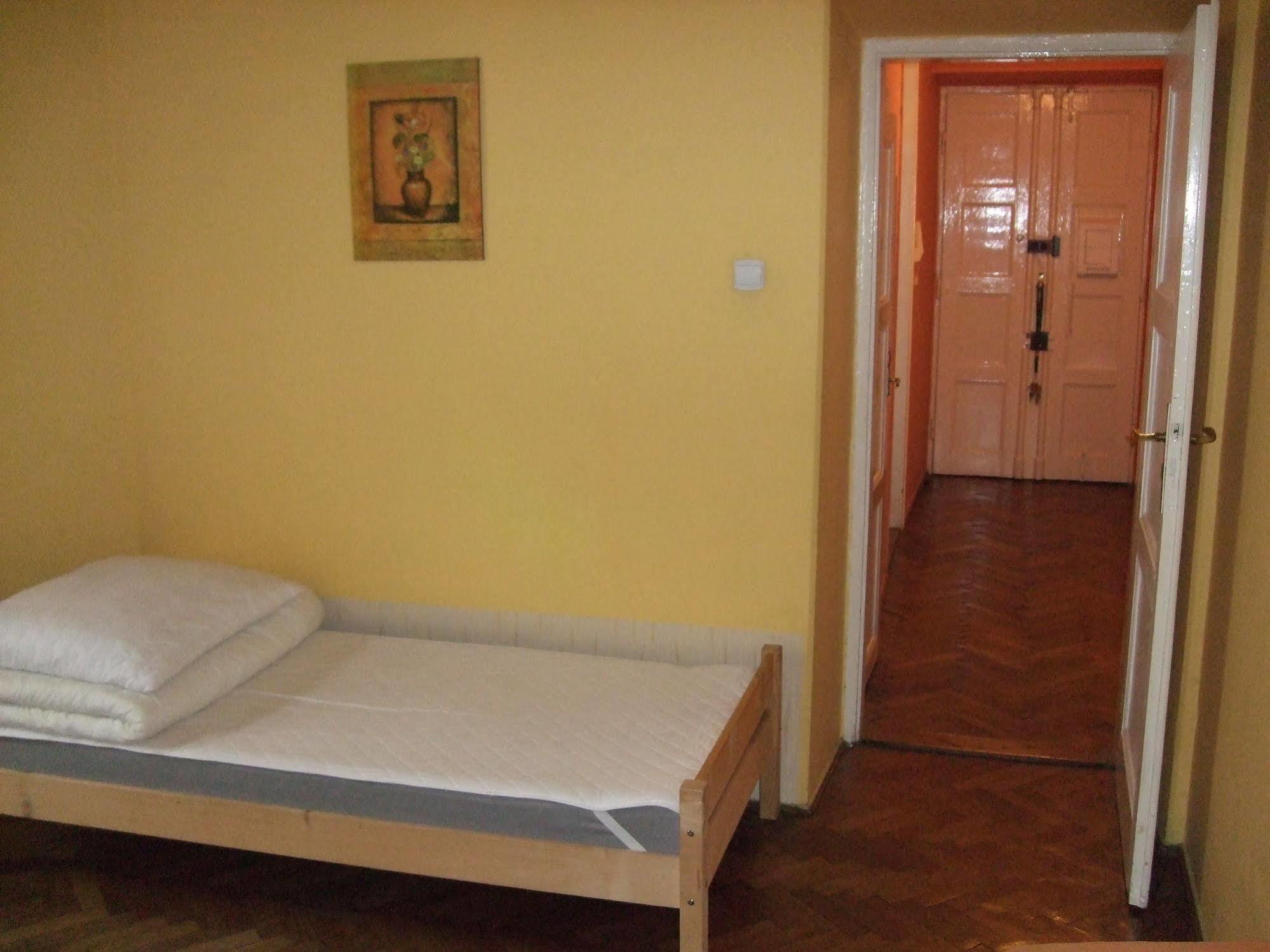 Old Walls Hostel Krakow Luaran gambar