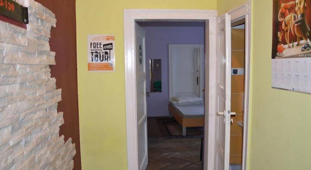 Old Walls Hostel Krakow Luaran gambar